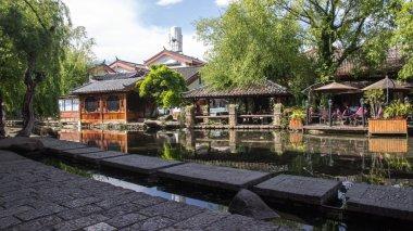 816÷4的商保留两位小数是多少？游戏画面